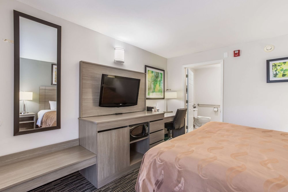 Quality Inn Gallatin-Nashville Metro 15/33