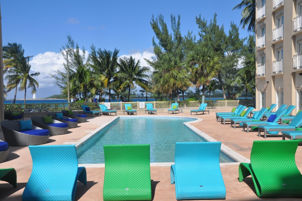 Courtyard Nassau Downtown Junkanoo Beach Ex Sunset Resort Bahamas 23/36