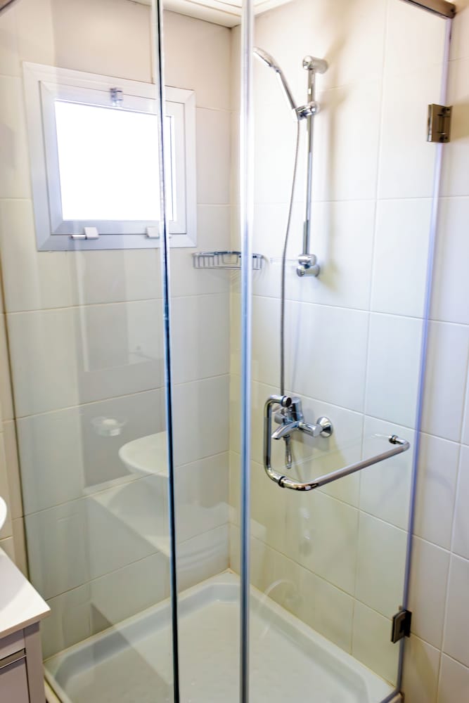 Britannia Suites 33/37