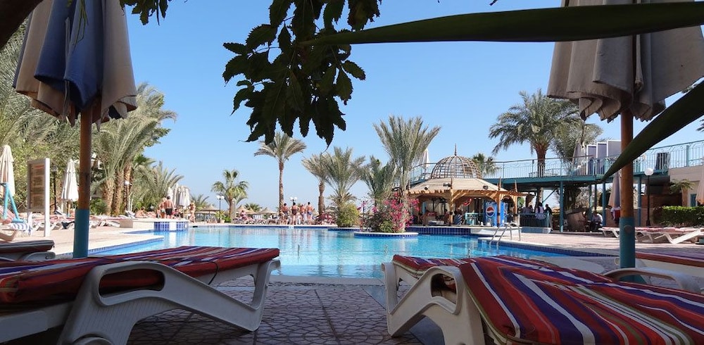 swimming pool spa