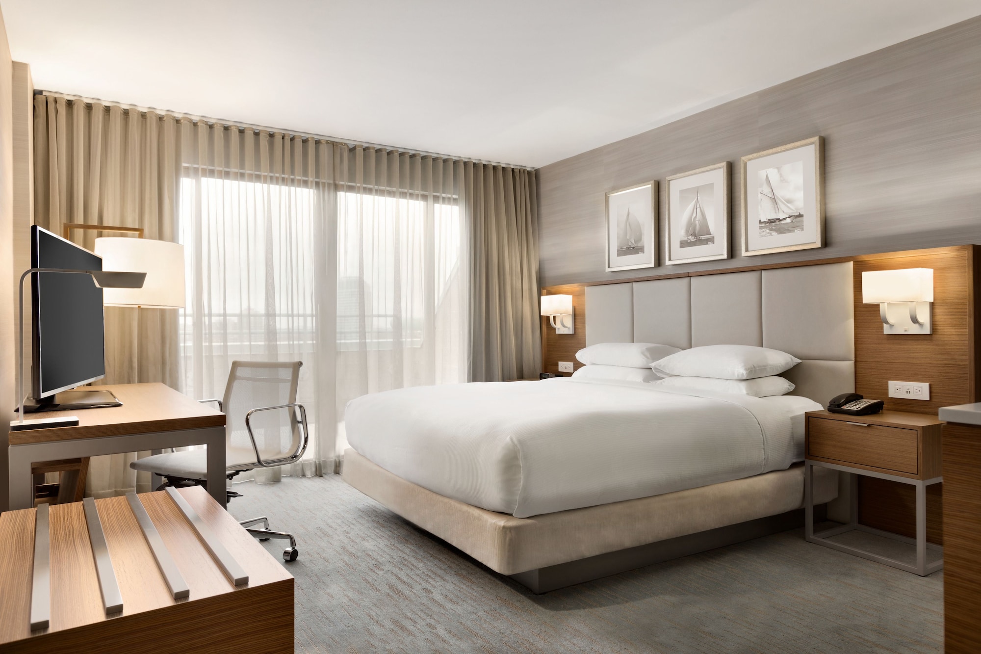 FAMILY SUITE, KING BED
