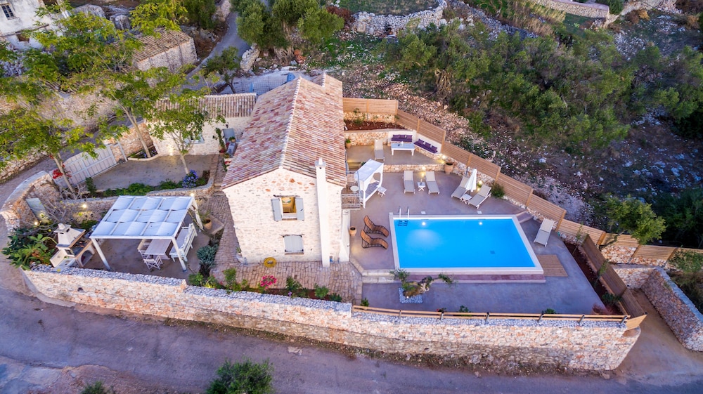 Aria Villa 39/50