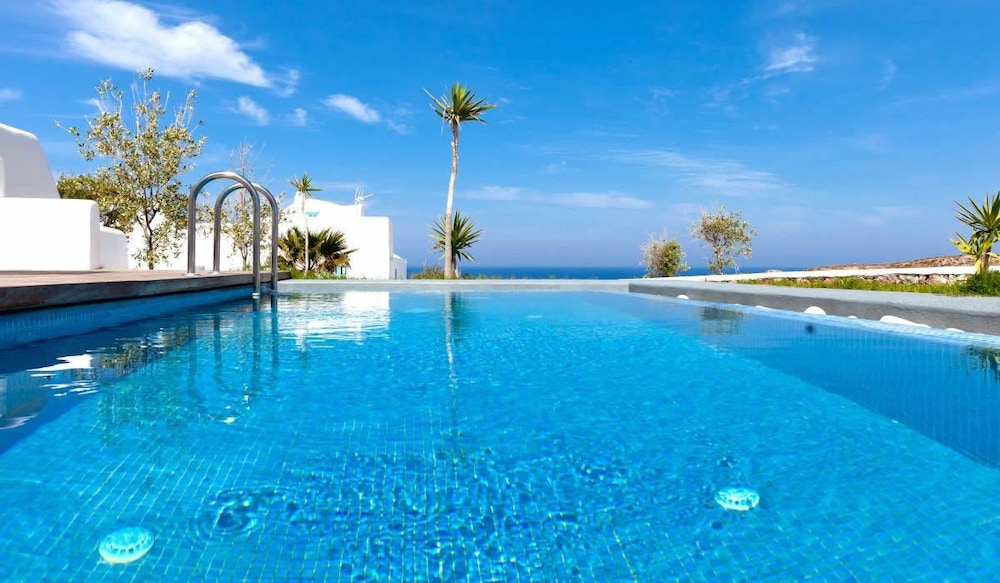Anema Boutique Hotel & Villas 48/72