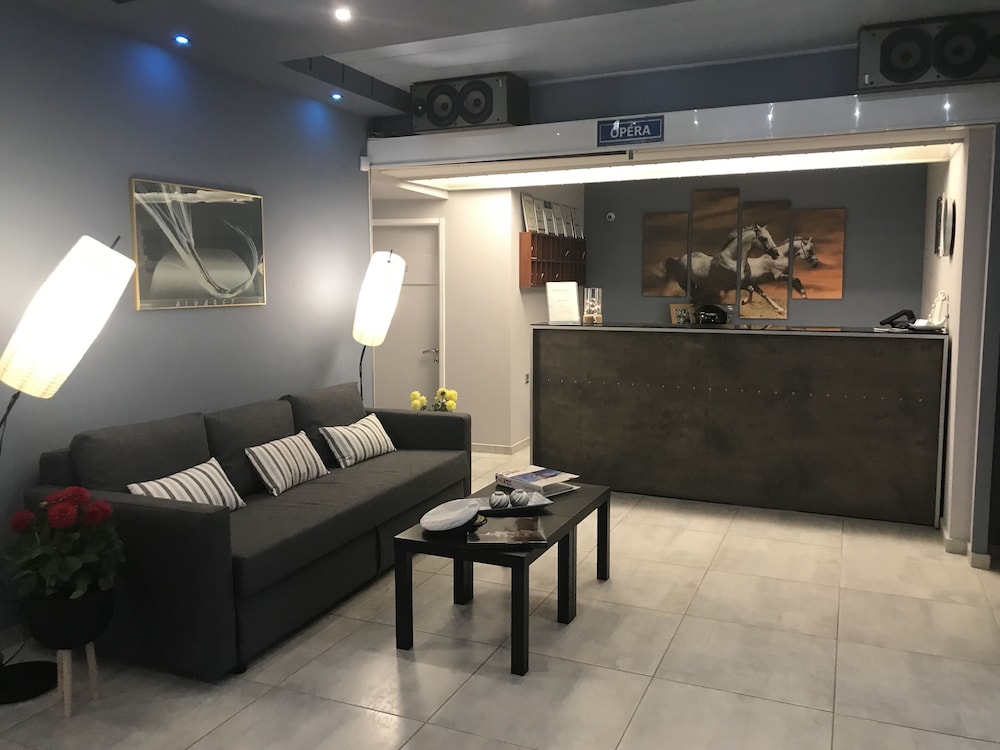 AMAZONES VILLAS APARTMENTS 9/32
