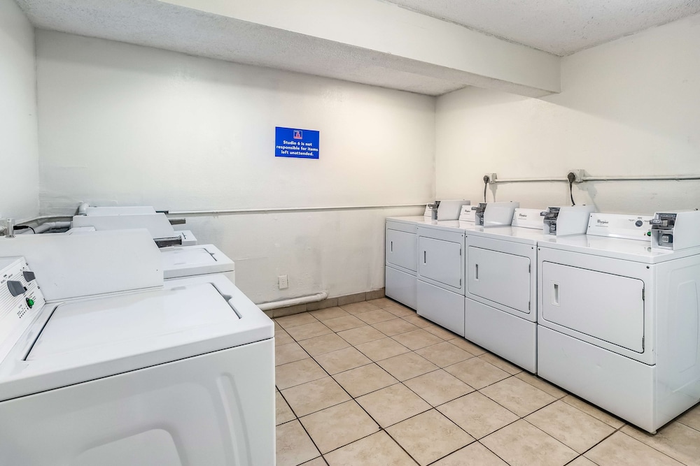 Motel6 Corpus Christi, TX - North 34/59