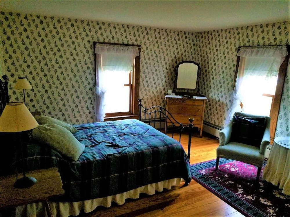 The Wayside Inn Betlehem 11/50