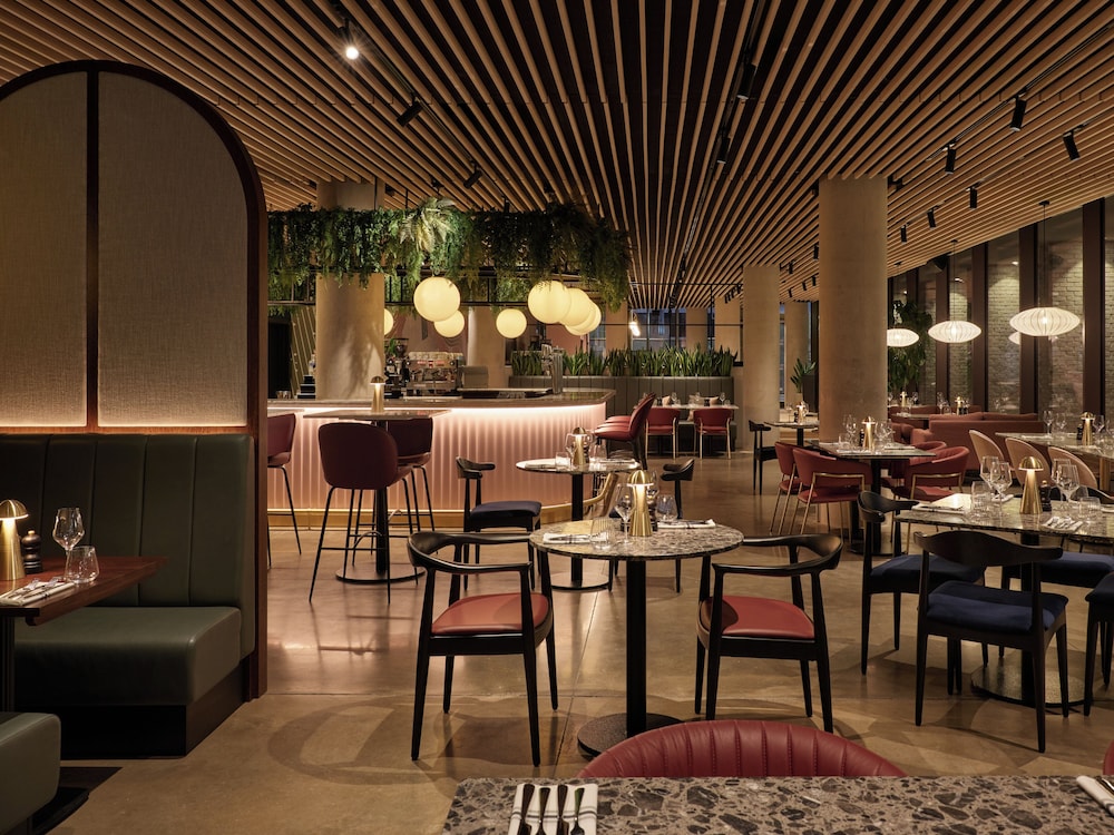 Hotel Indigo Gloucester - The Forum by IHG 32/50