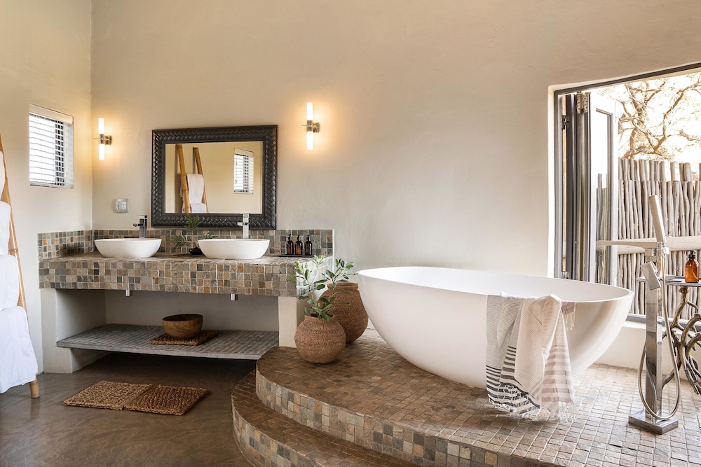 Simbavati River Lodge 3/50