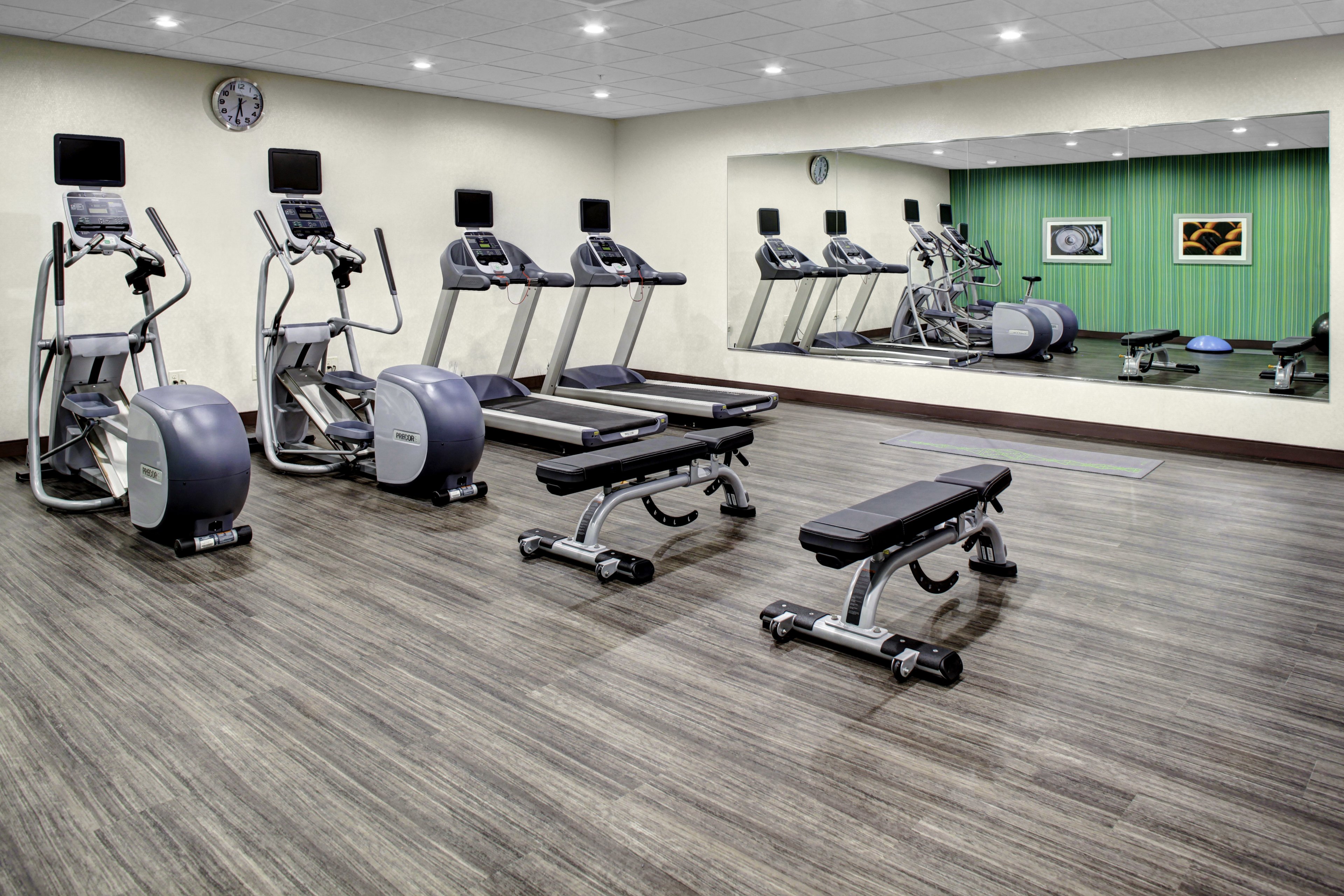 Holiday Inn Express Suites Coldwater 28/50