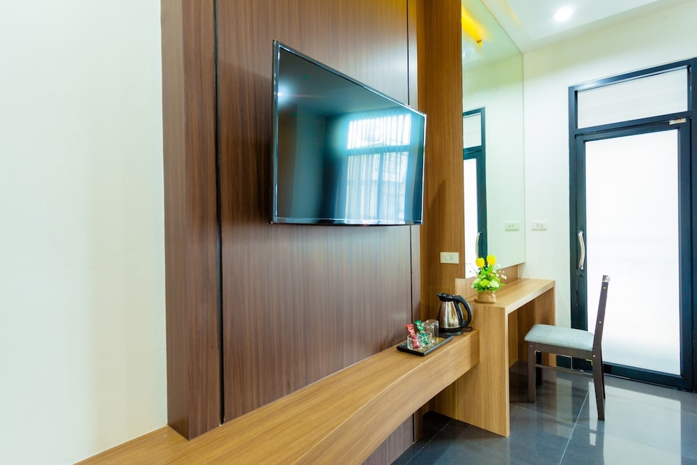 Thanburi Hotel 33/35