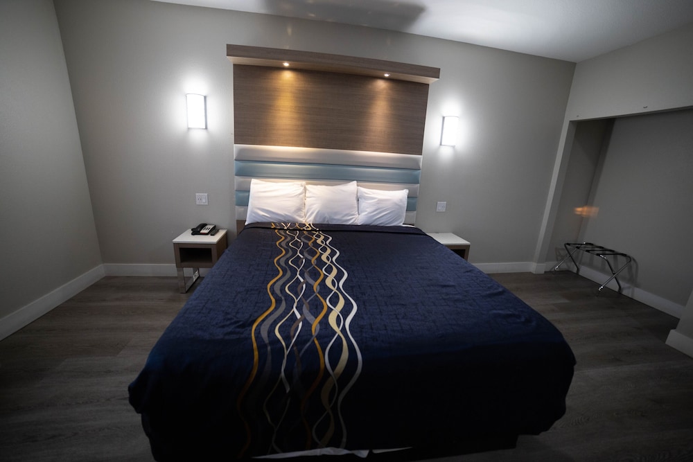 Guesthouse Inn Suites 34/63