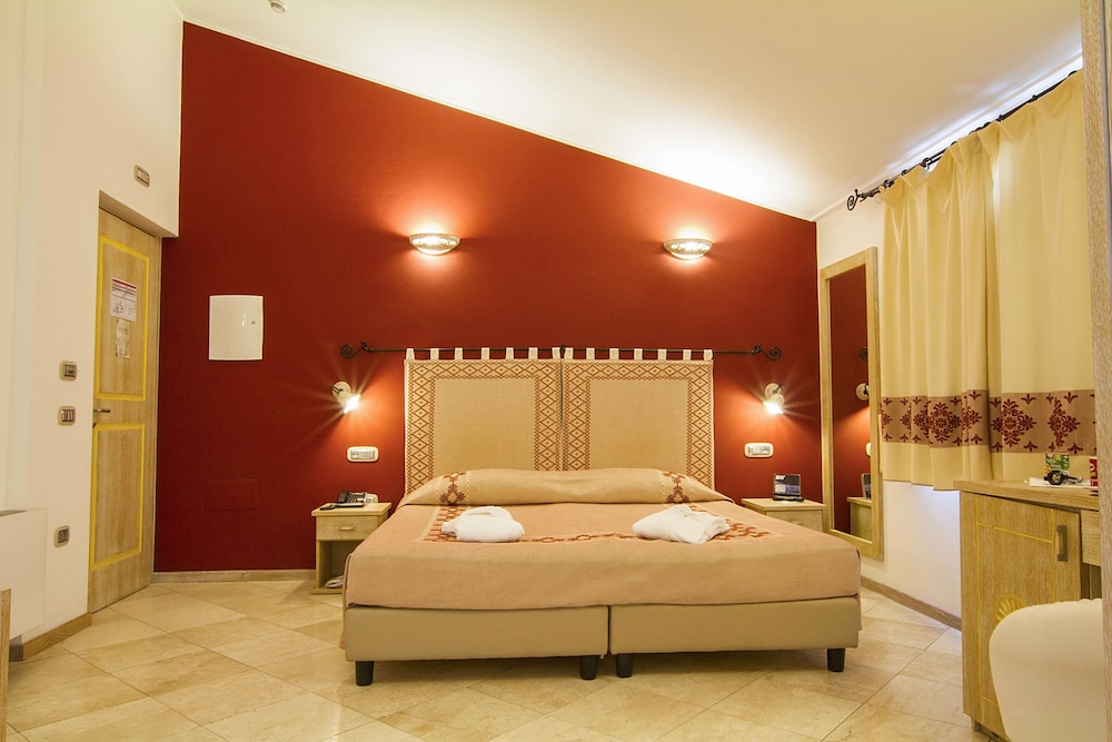 Hotel Domomea 18/32
