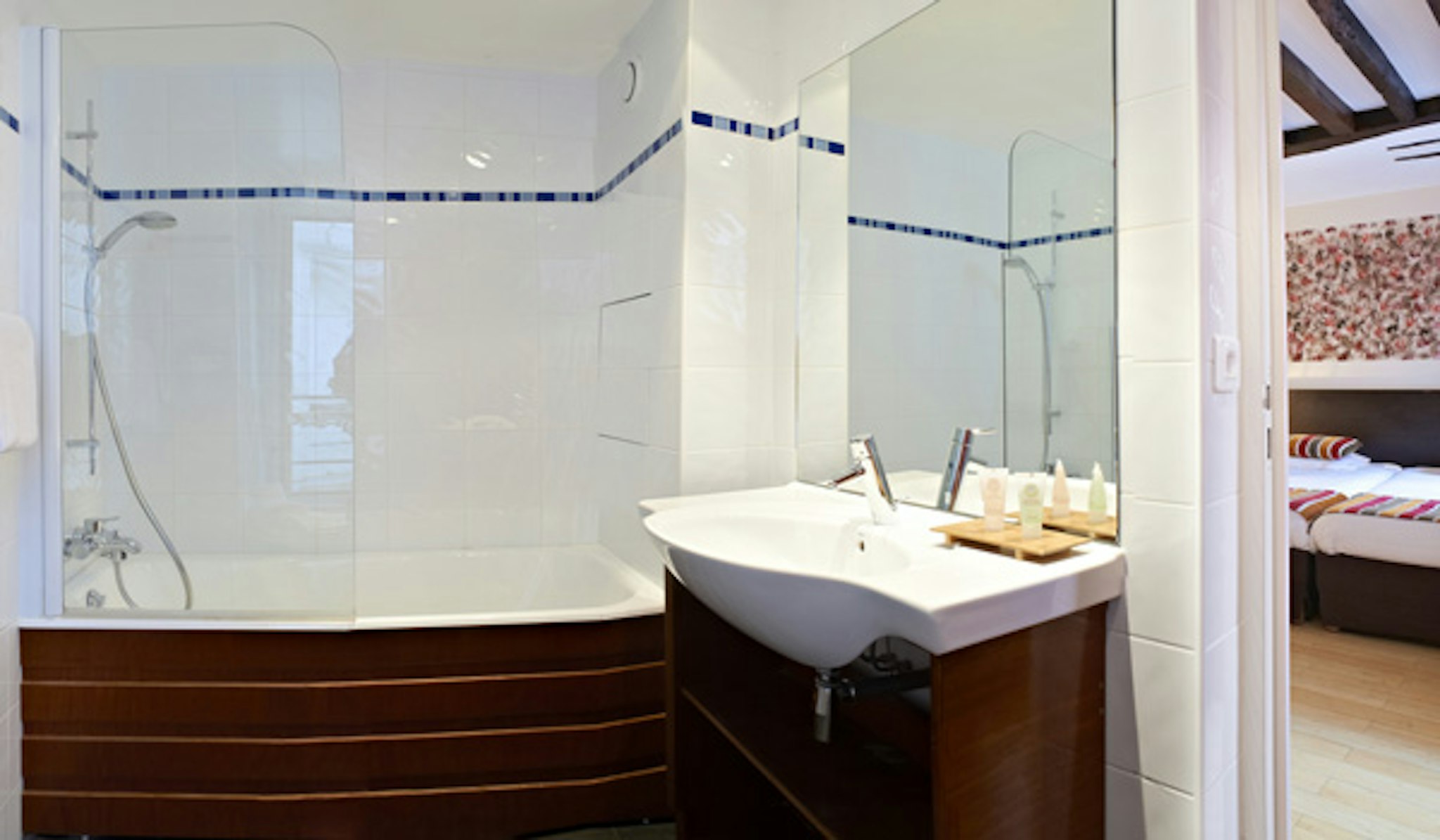 New Hotel Lafayette 25/25