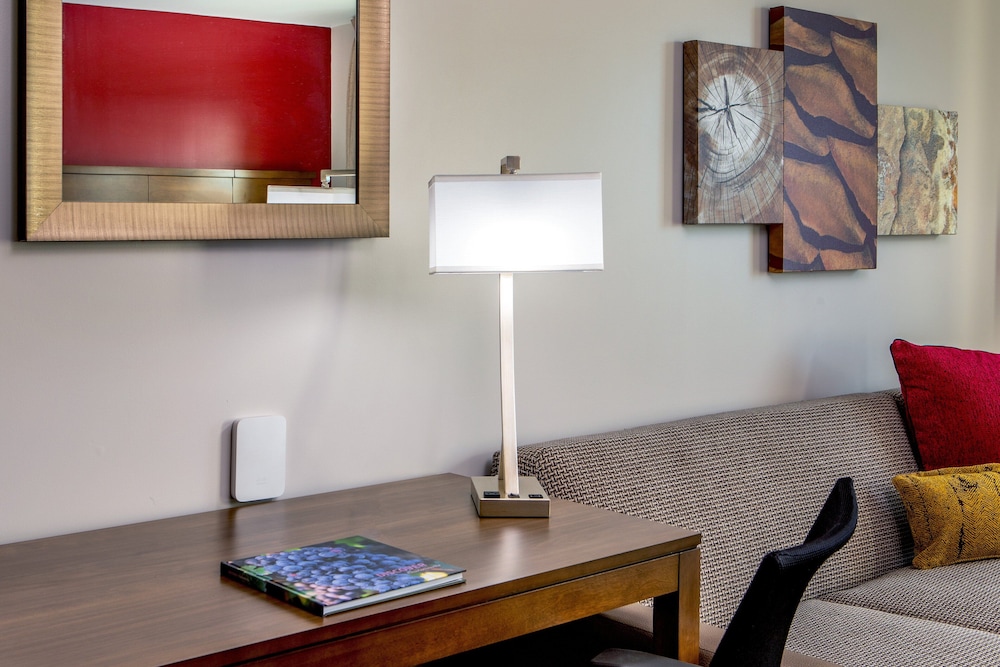 Staybridge Suites Charlottesville Airport 31/53