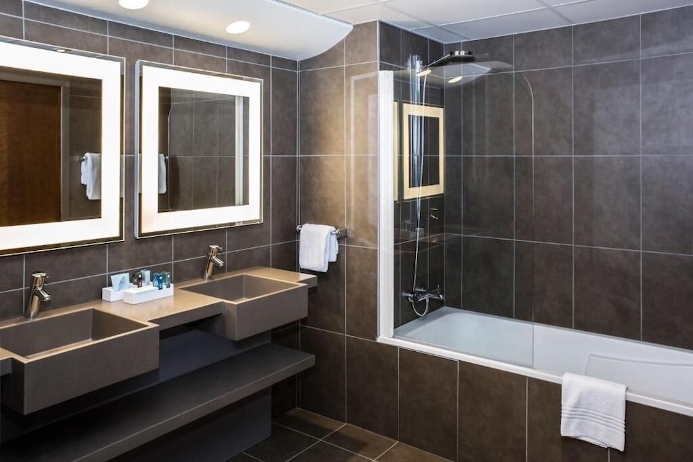 NOVOTEL GRENOBLE CENTRE 72/72