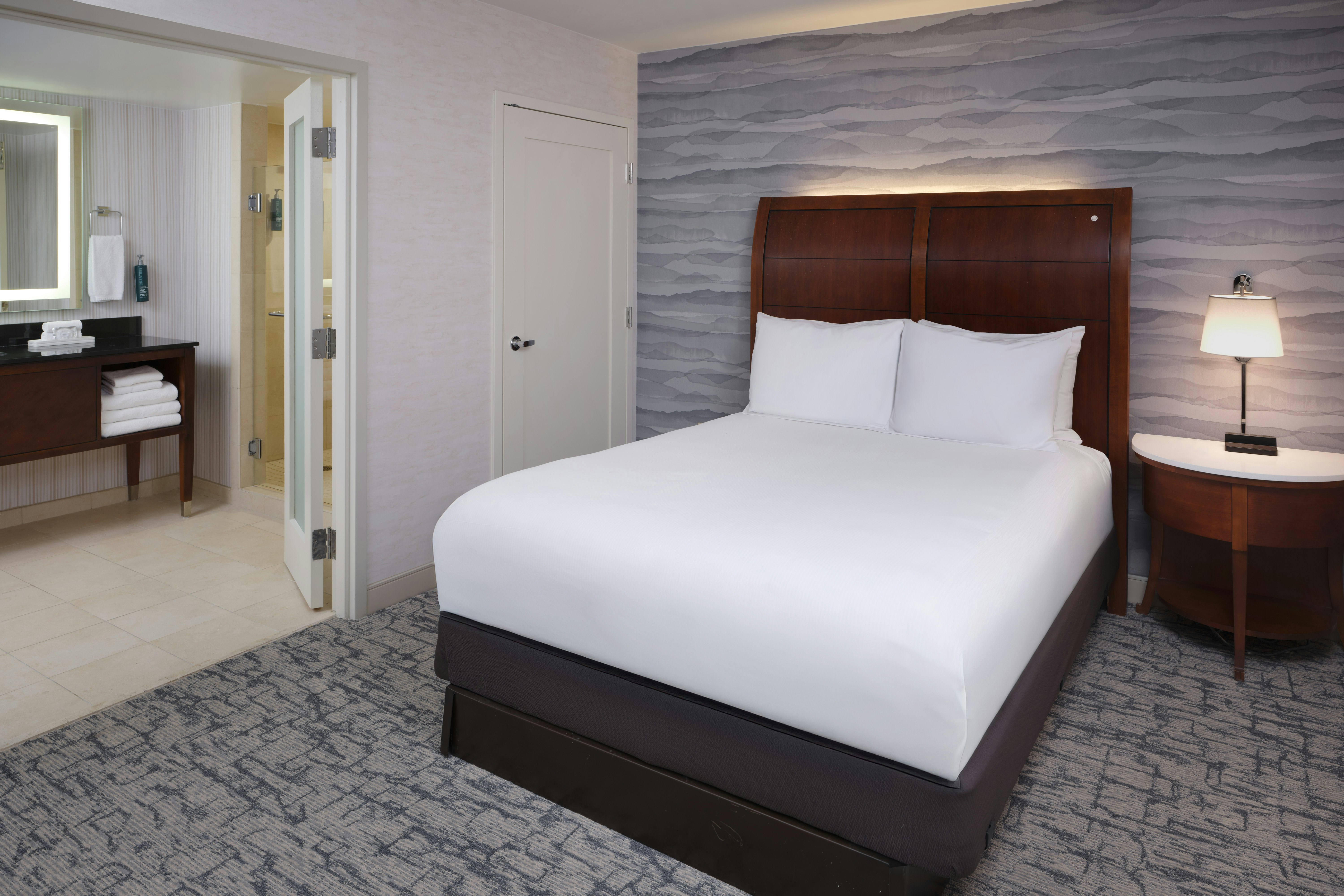 Junior Suite, Queen Bed