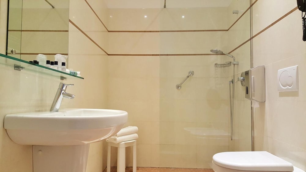 Hotel Roma E Rocca Cavour 82/82