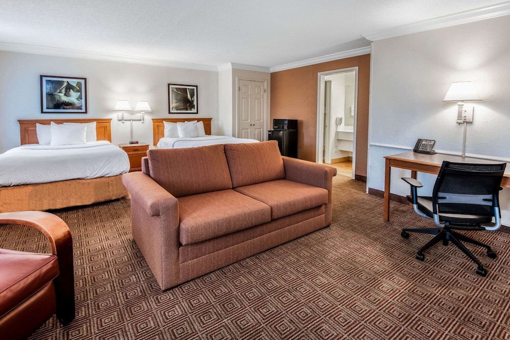 La Quinta Inn By Wyndham IH-10 West San Antonio TX 40/52