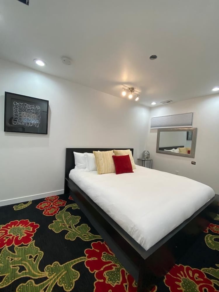 INNhale Cannabis Friendly B&B - Adults Only 6/55