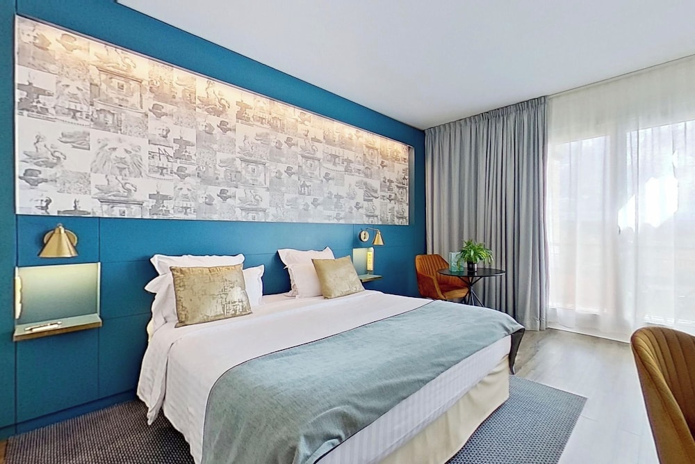 COMFORT, DOUBLE BED
