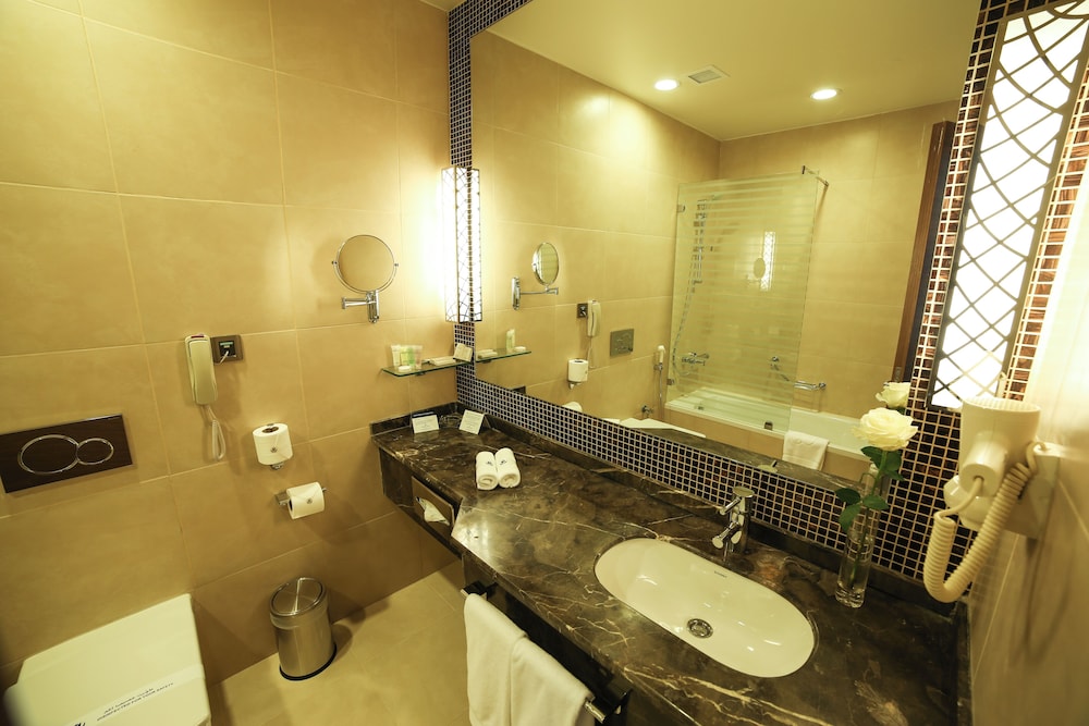 جولدن تيوليب بريدة(Golden Tulip Buraidah Al Qassim Hotel) 47/50
