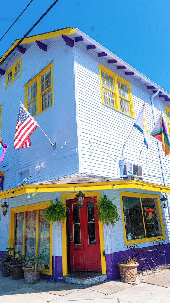Historic Mardi Gras Inn 5/50