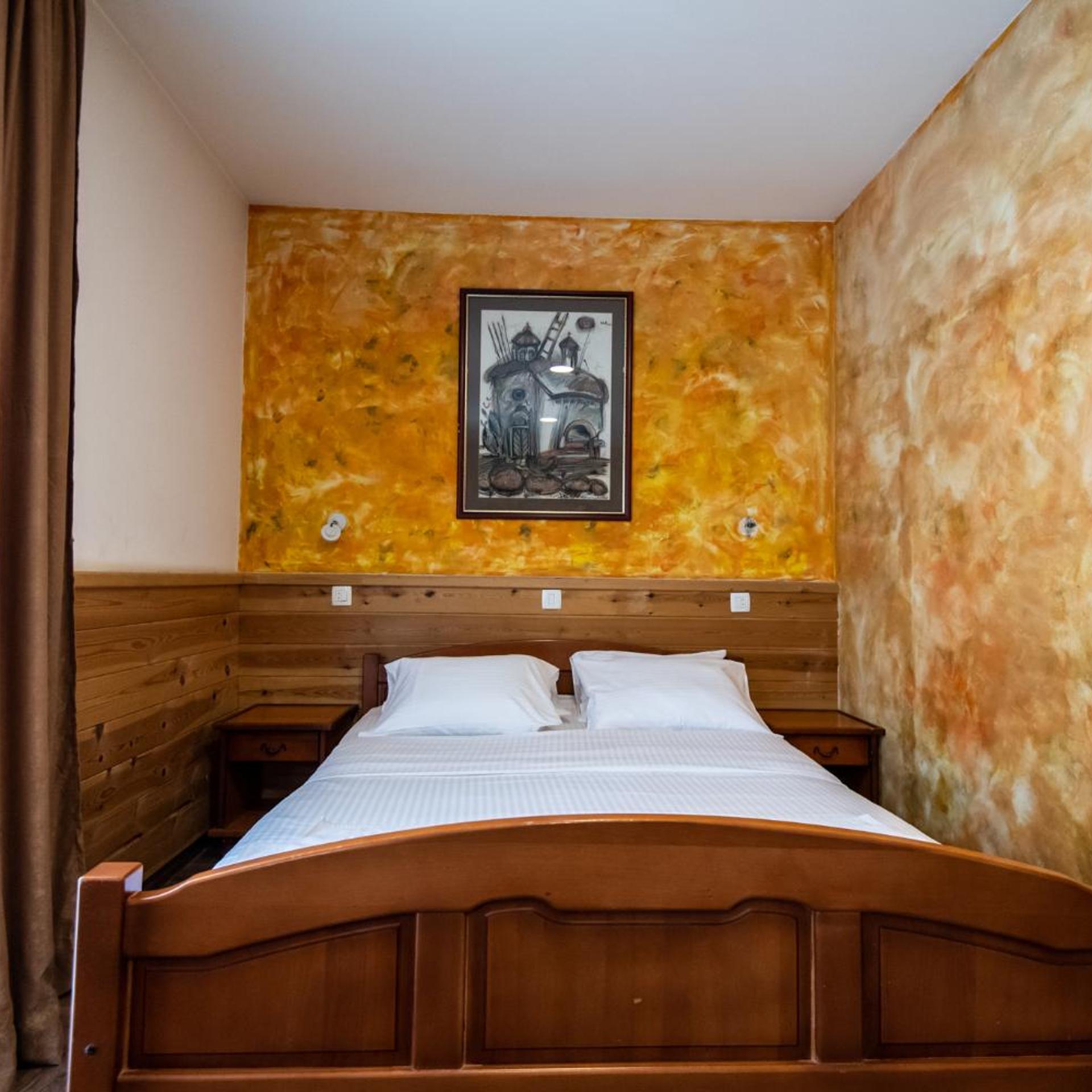 Hotel Enigma 16/72