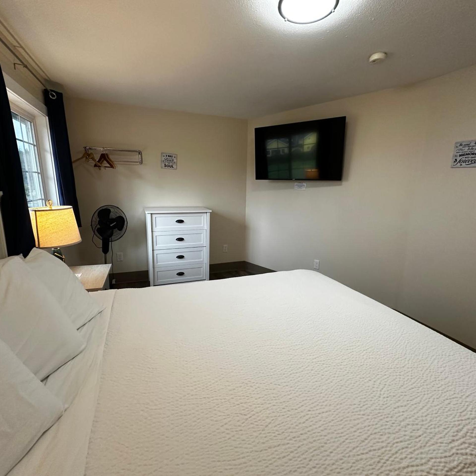 Coastal Inn & Suites 11/50