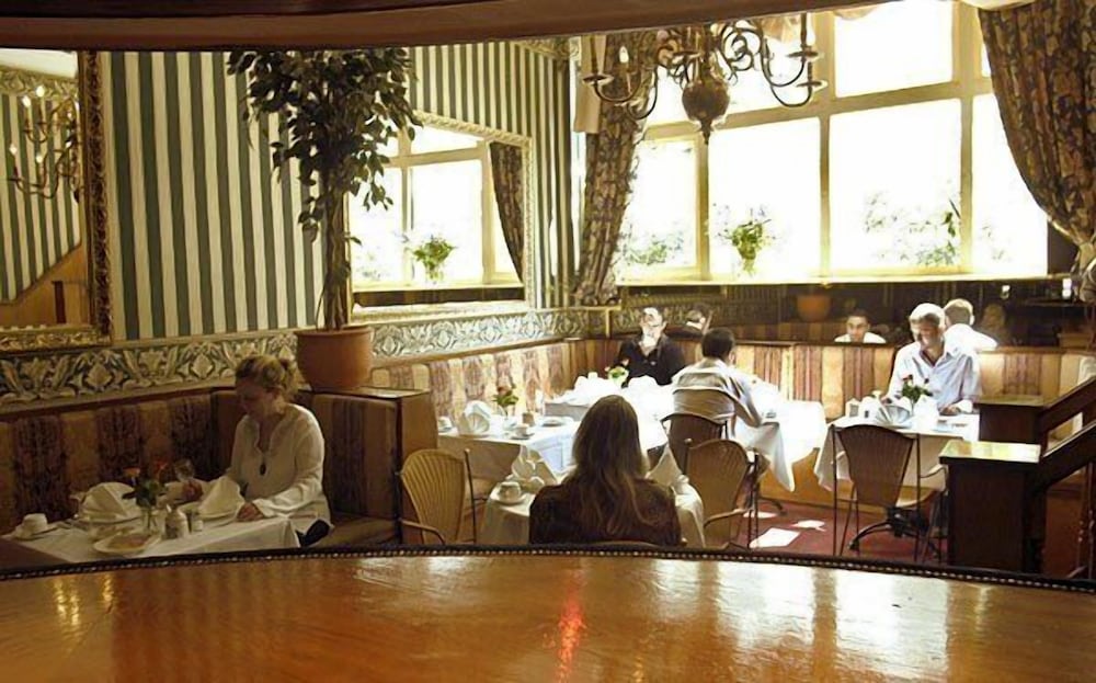 Rembrandtplein Hotel 40/65