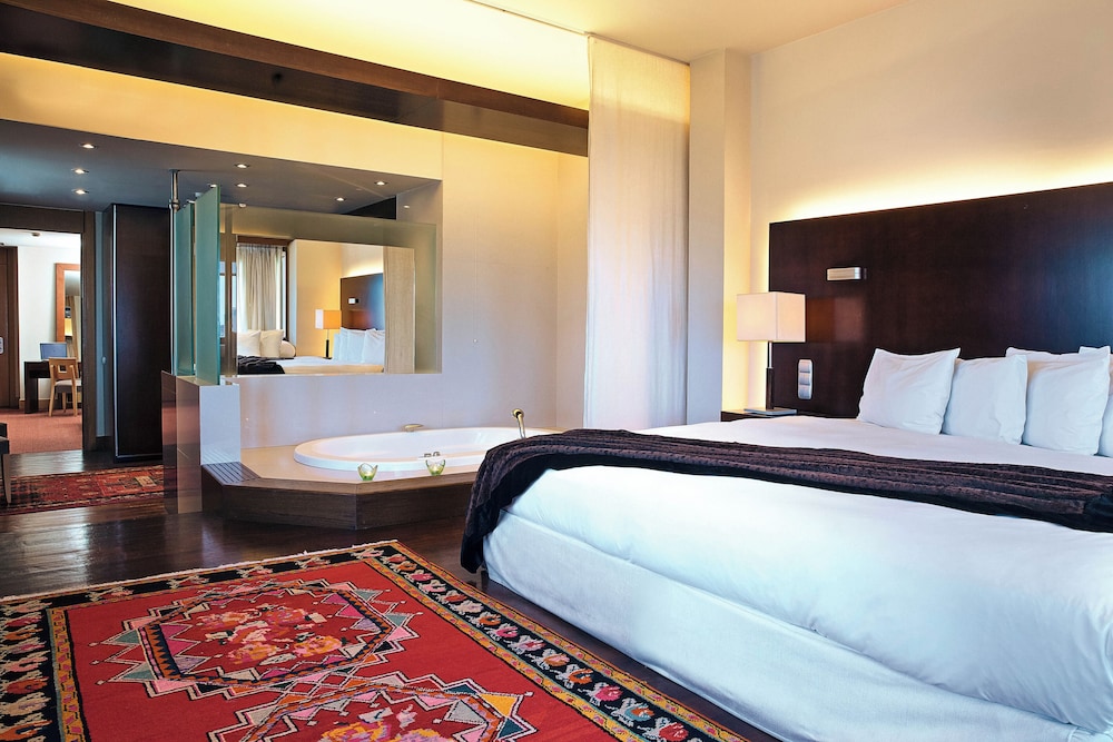 PENTHOUSE, SUITE, KING BED