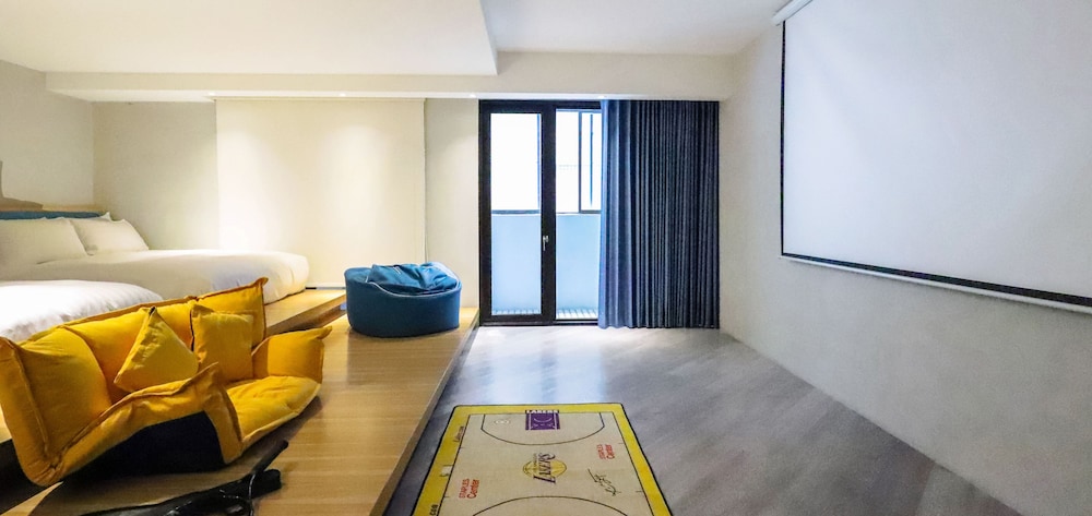 Unique Hotel - Dash 23 Hotel 25/50