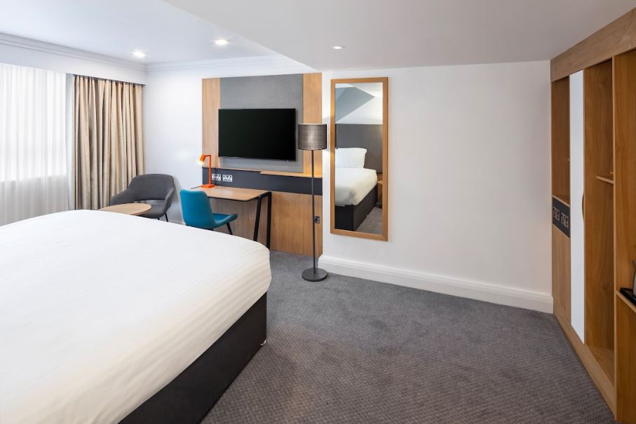 غرفة قياسية بسرير كينج لذوي الإعاقة، Holiday Inn London - Bexley 2/6