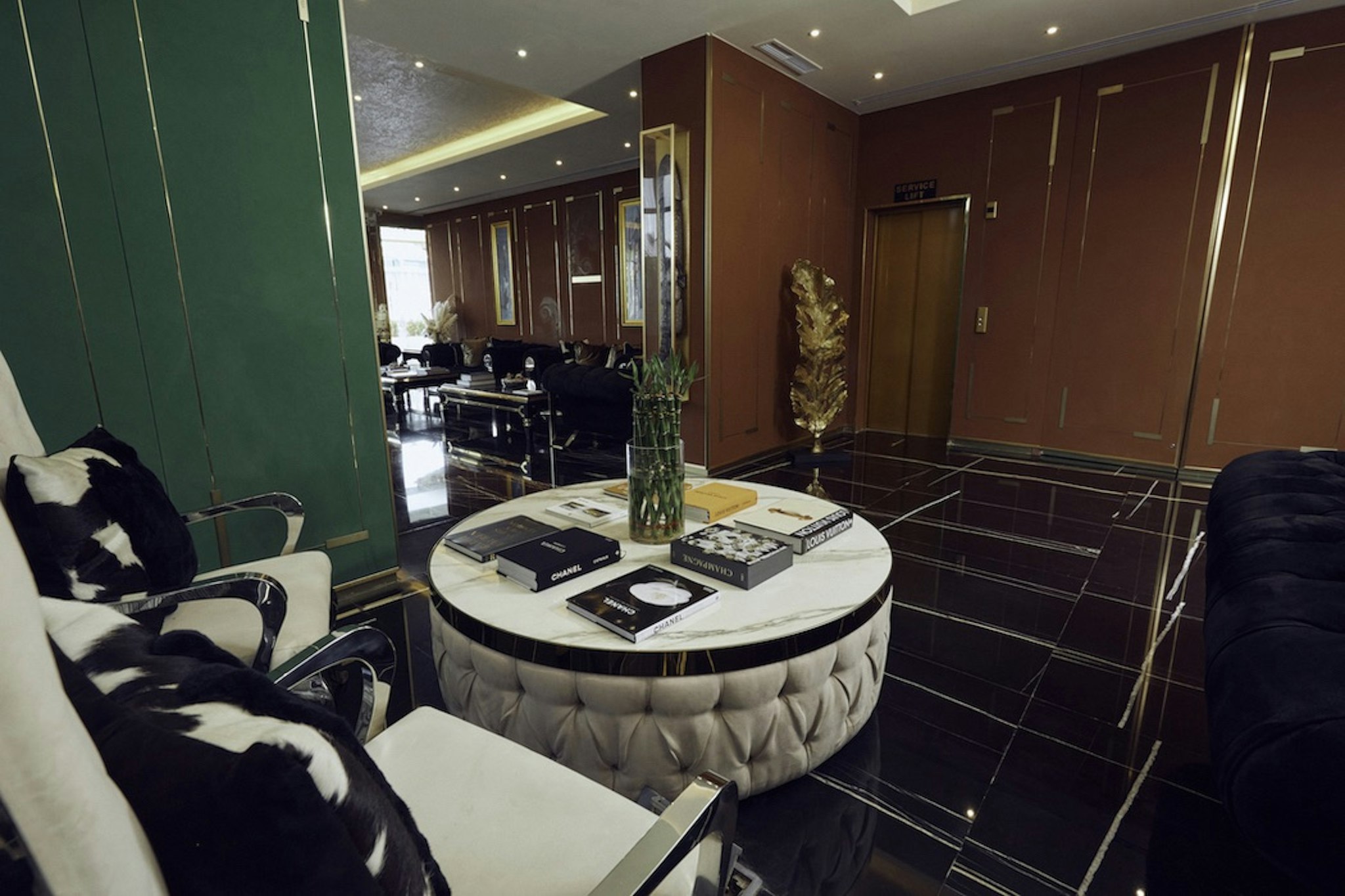 Number One Oxford Street Hotel & Suites 44/51