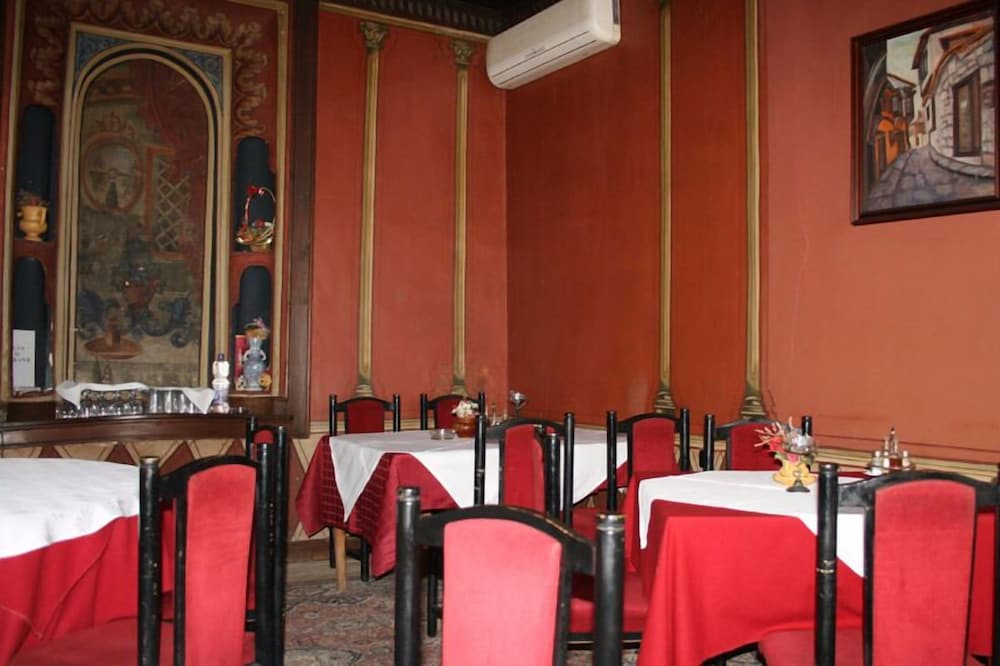 Alafrangite Hotel 27/33