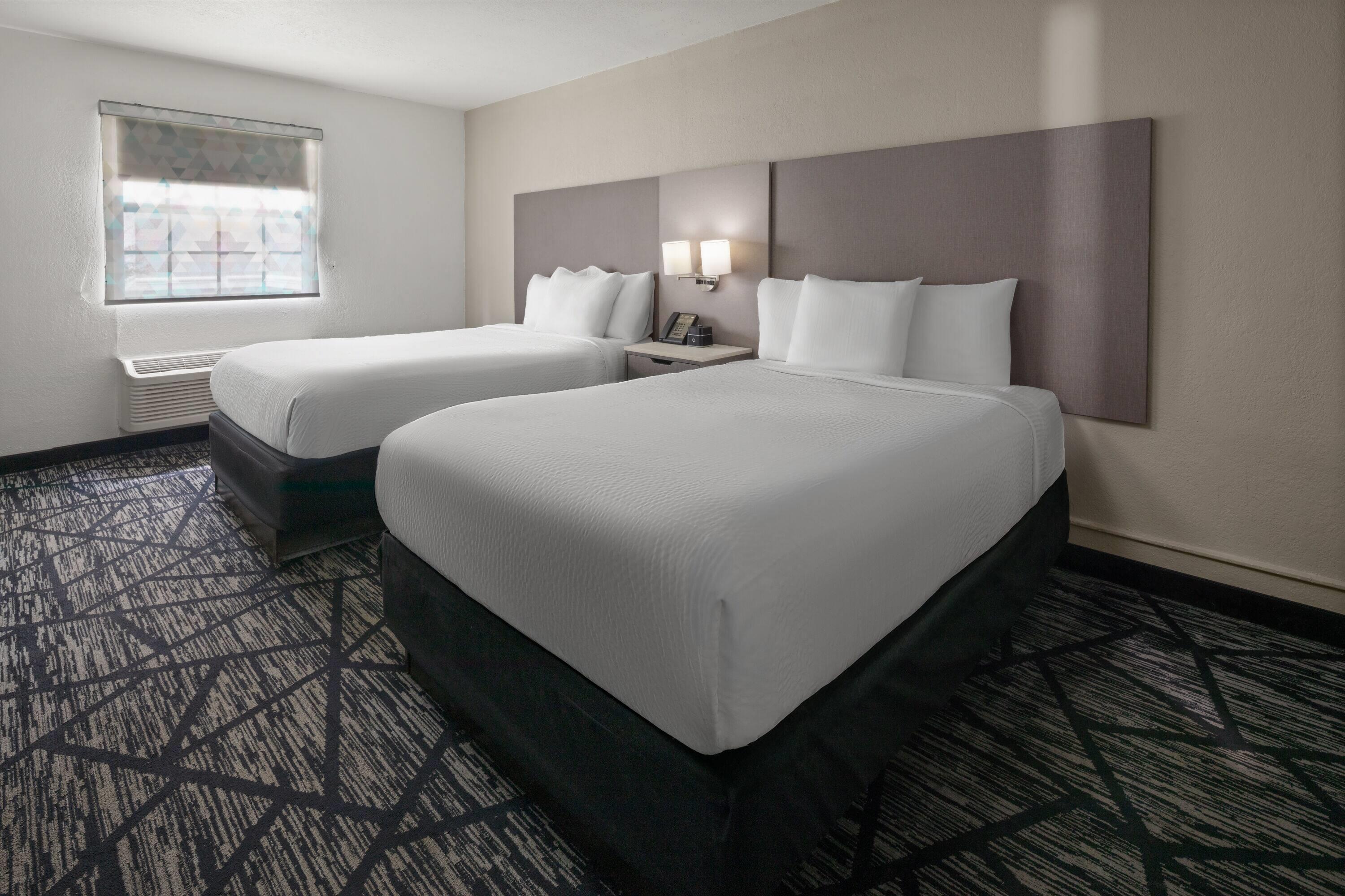 غرفة بسريرين مزدوجين بإطلالة لذوي الإعاقة، La Quinta Inn Omaha West 3/5
