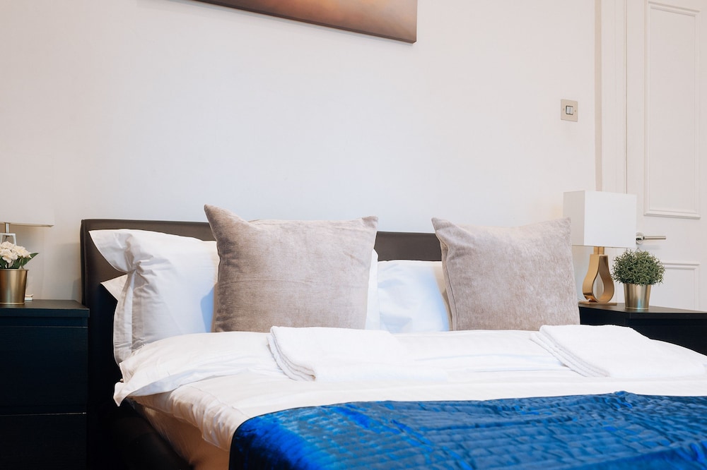 Mayfair Guesthouse 45/50