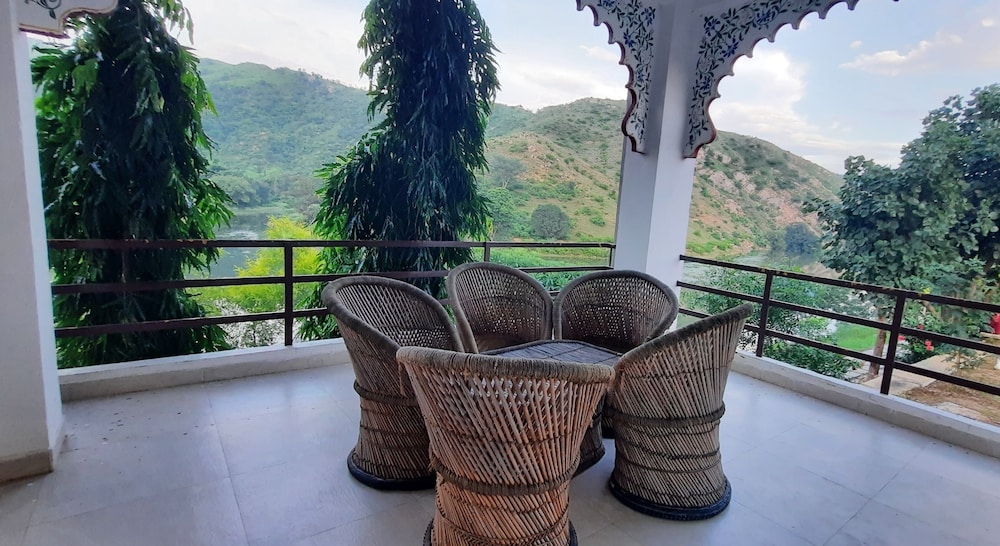 Lake Alpi resort Kumbhalgarh 30/50