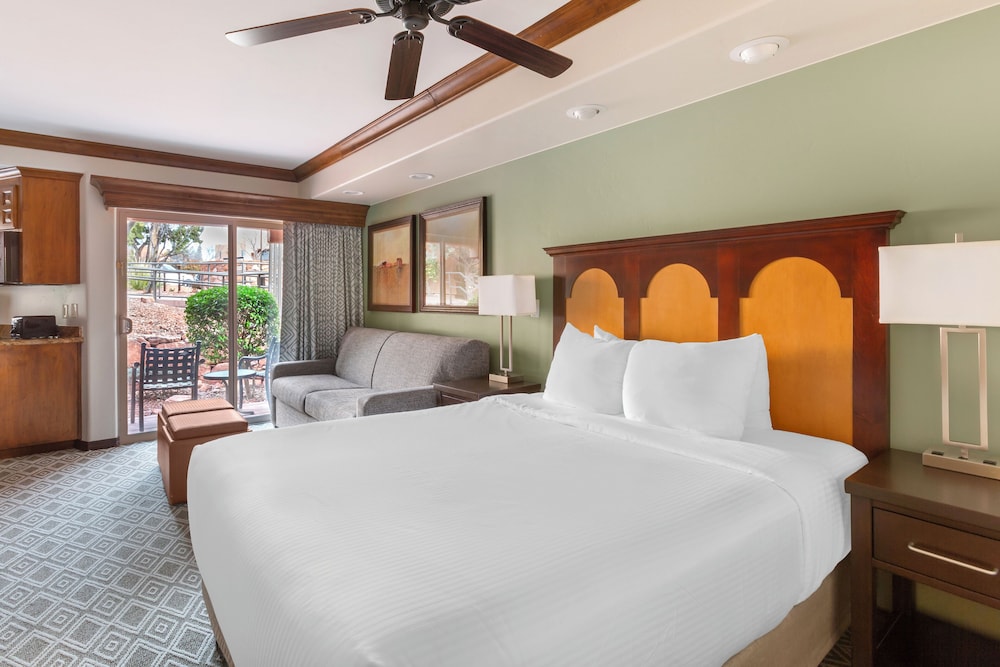 2 BEDROOMS, MESA, SUITE, KING AND QUEEN BED