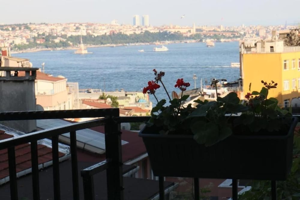 Levanten Hostel 49/53