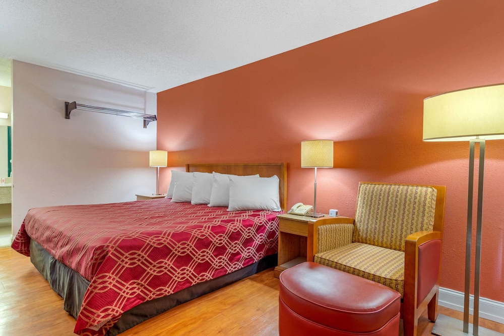 Econo Lodge Decatur - Atlanta East 10/24