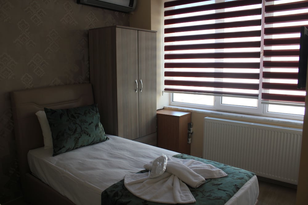 Room, Double Bed
