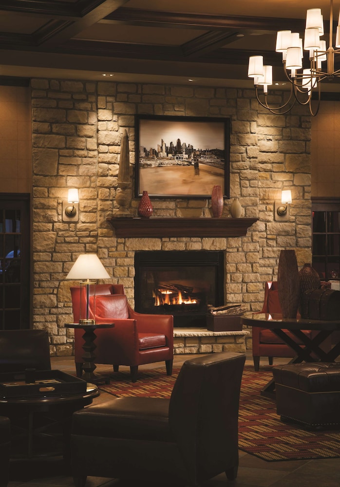 Doubletree Cincinnati Airport 18/34