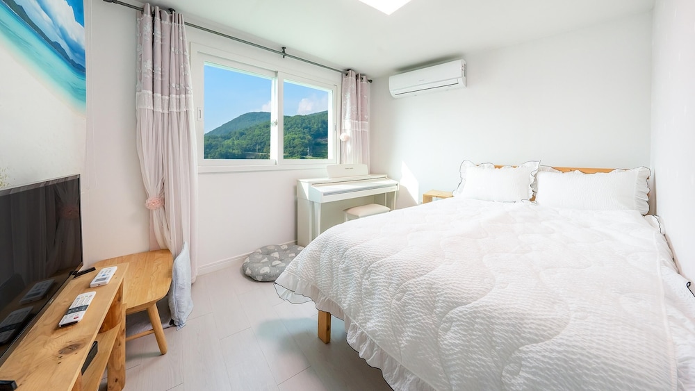 Tongyeong Blue House Pension 17/48