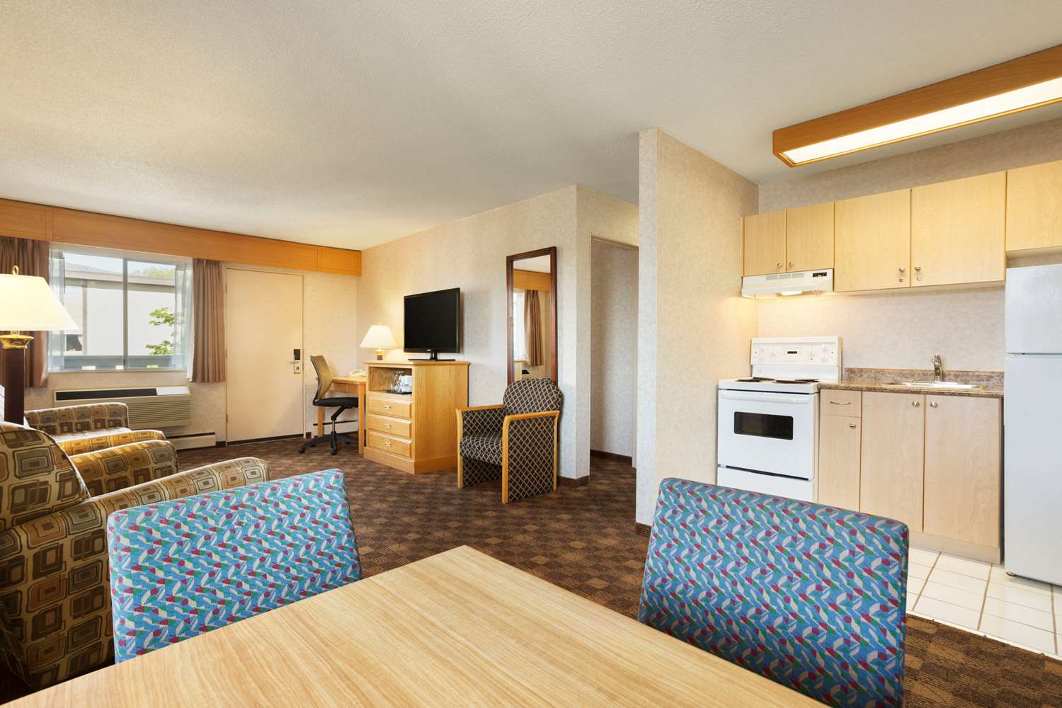 Days Inn By Wyndham Victoria Uptown 39/62