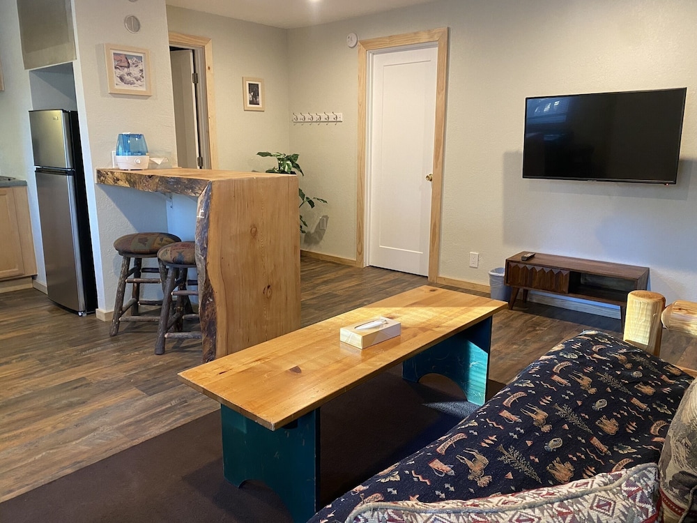 Cinnamon Bear Inn 72/80