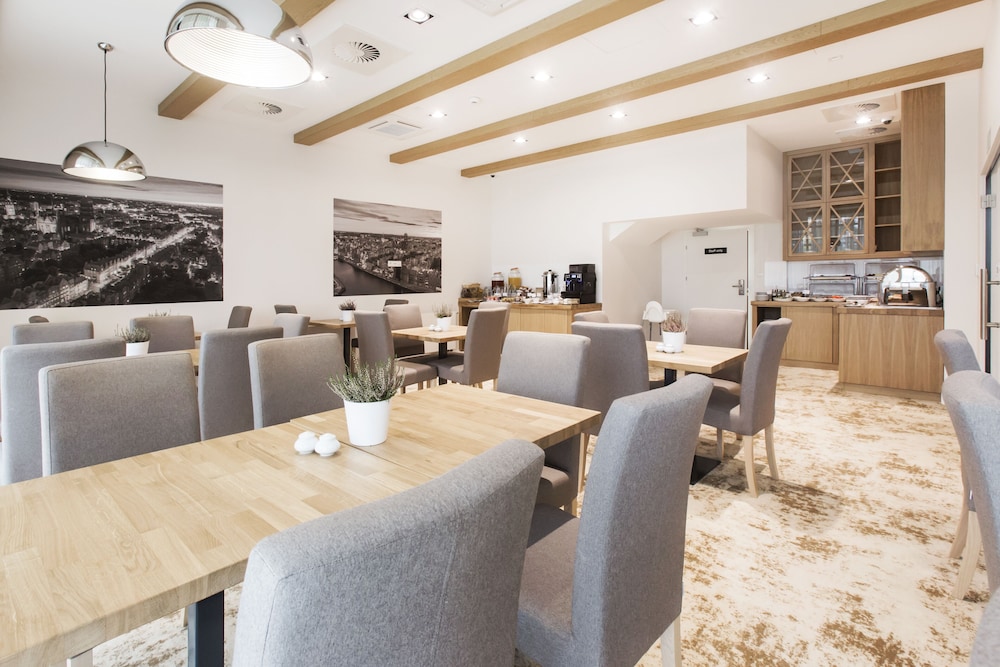 Hotel Platan 48/66