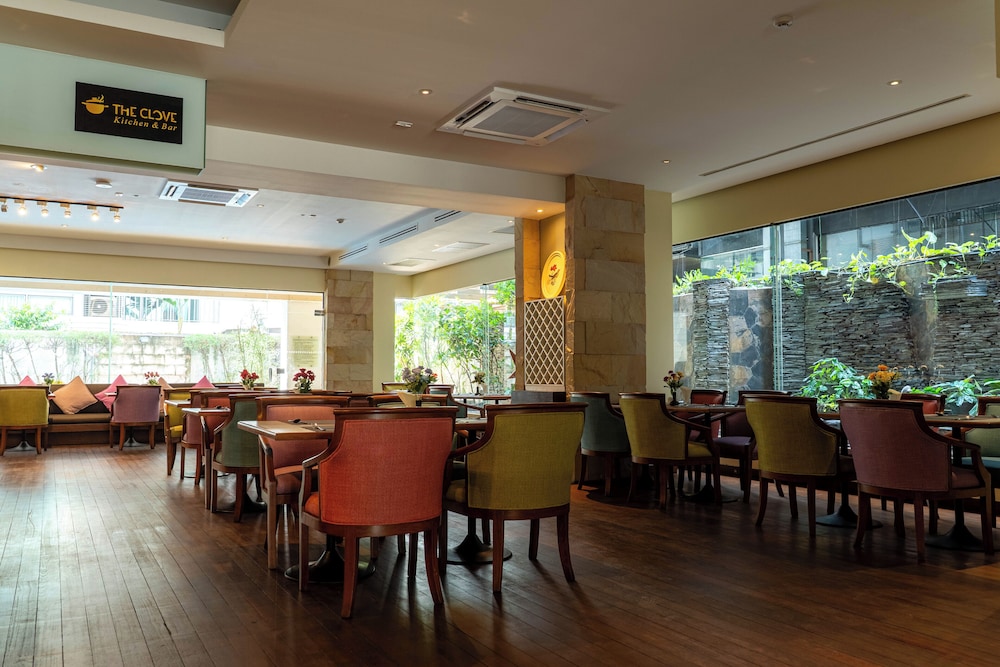 St James Hotel 45/50