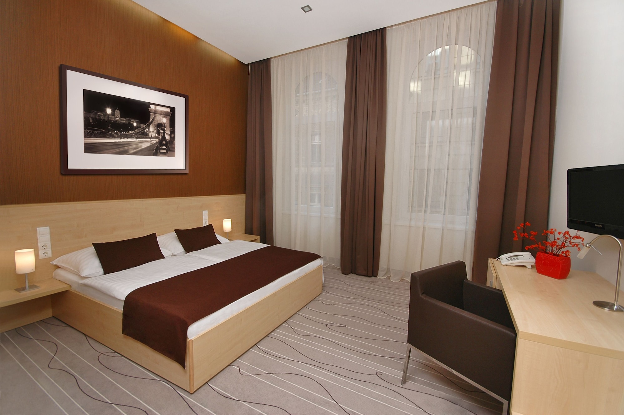 STANDARD, DOUBLE OR TWIN BED