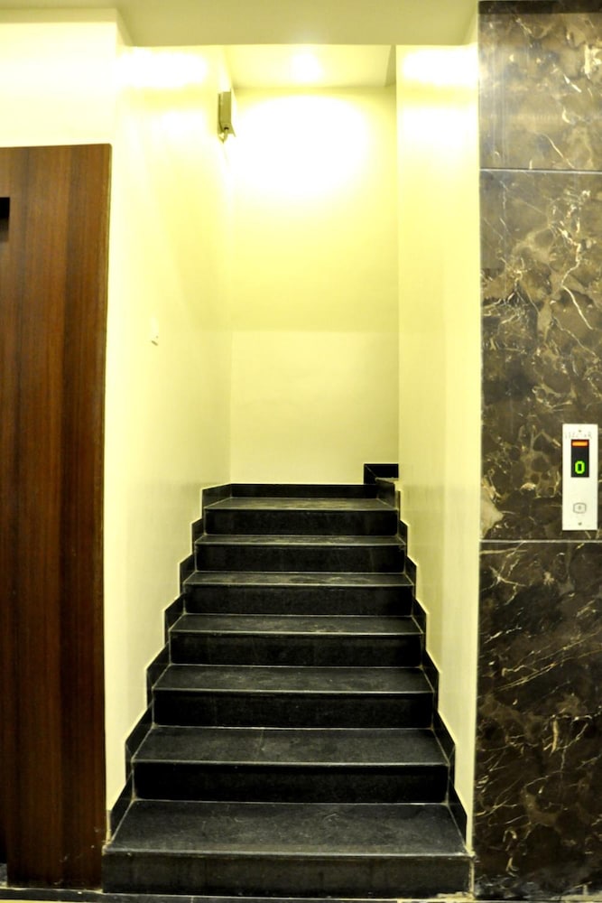 HOTEL GULMOHAR PRIDE 14/31