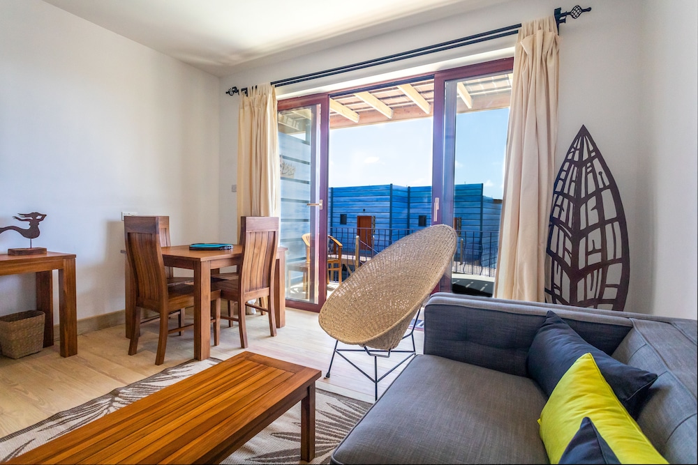 True Blue Bay Resort 38/75